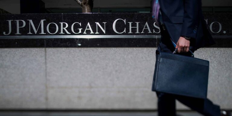 JPMorgan AI support for SMBs with integrated financial tools and business coaching